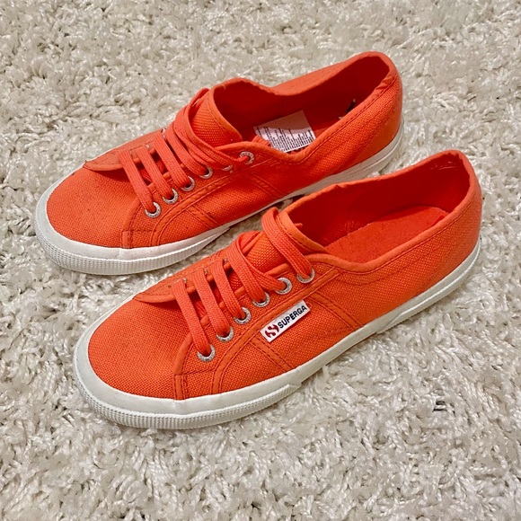 red superga